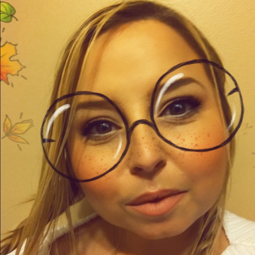 Meet your Posher, Nicole